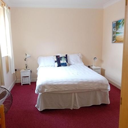 Ensuite Double Room London Bagian luar foto