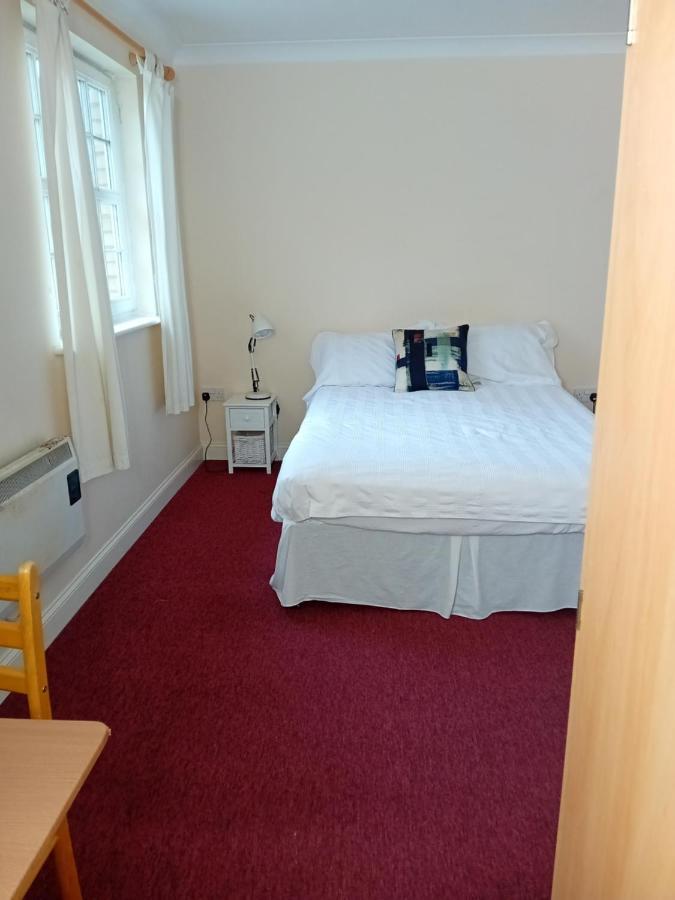 Ensuite Double Room London Bagian luar foto