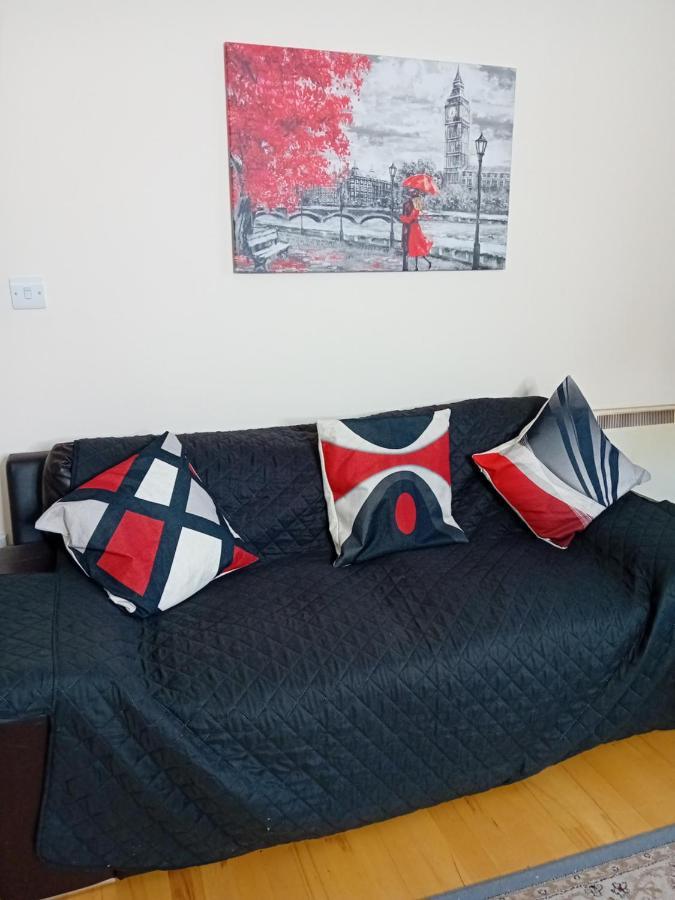 Ensuite Double Room London Bagian luar foto